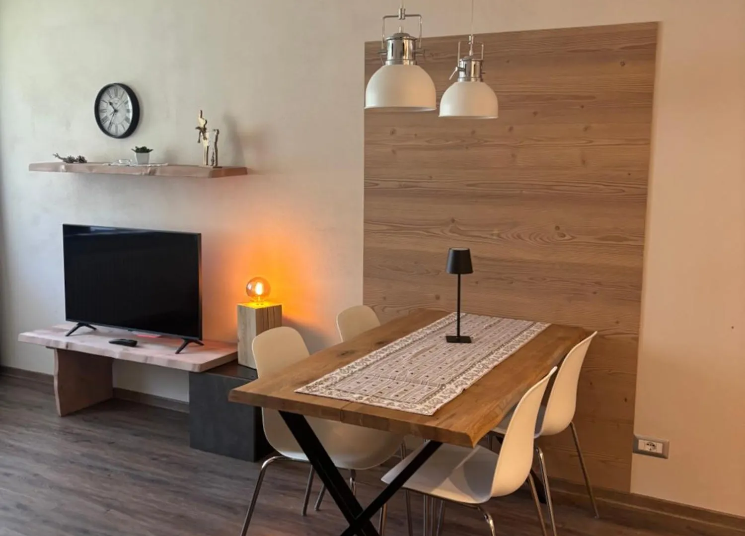 ליביניו La Suite