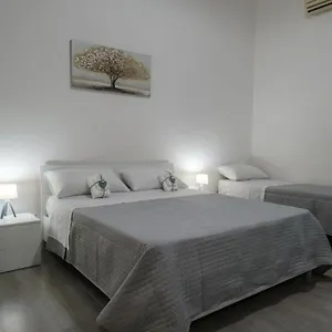 Martins Apartament , Palermo Italia